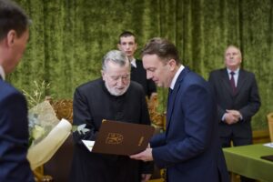 zasluzony-25