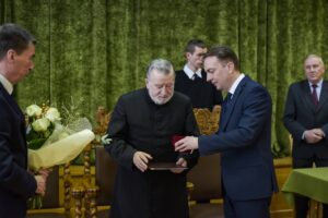 zasluzony-27